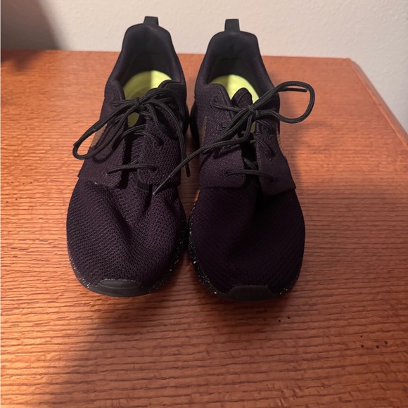 Nike Black Lace-Up Sneakers - Picture 1 of 6